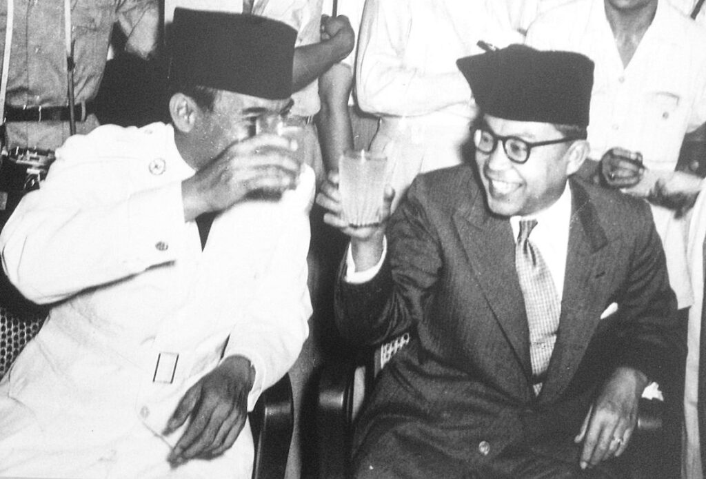 Wajah Politik Bebas Aktif Hatta Versus Soekarno Mudabicara