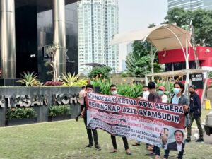 Gelar Aksi di KPK, Mahasiswa Desak KPK Tangkap Azis Syamsuddin Diduga Terlibat Kasus Suap Wali Kota Tanjung Balai